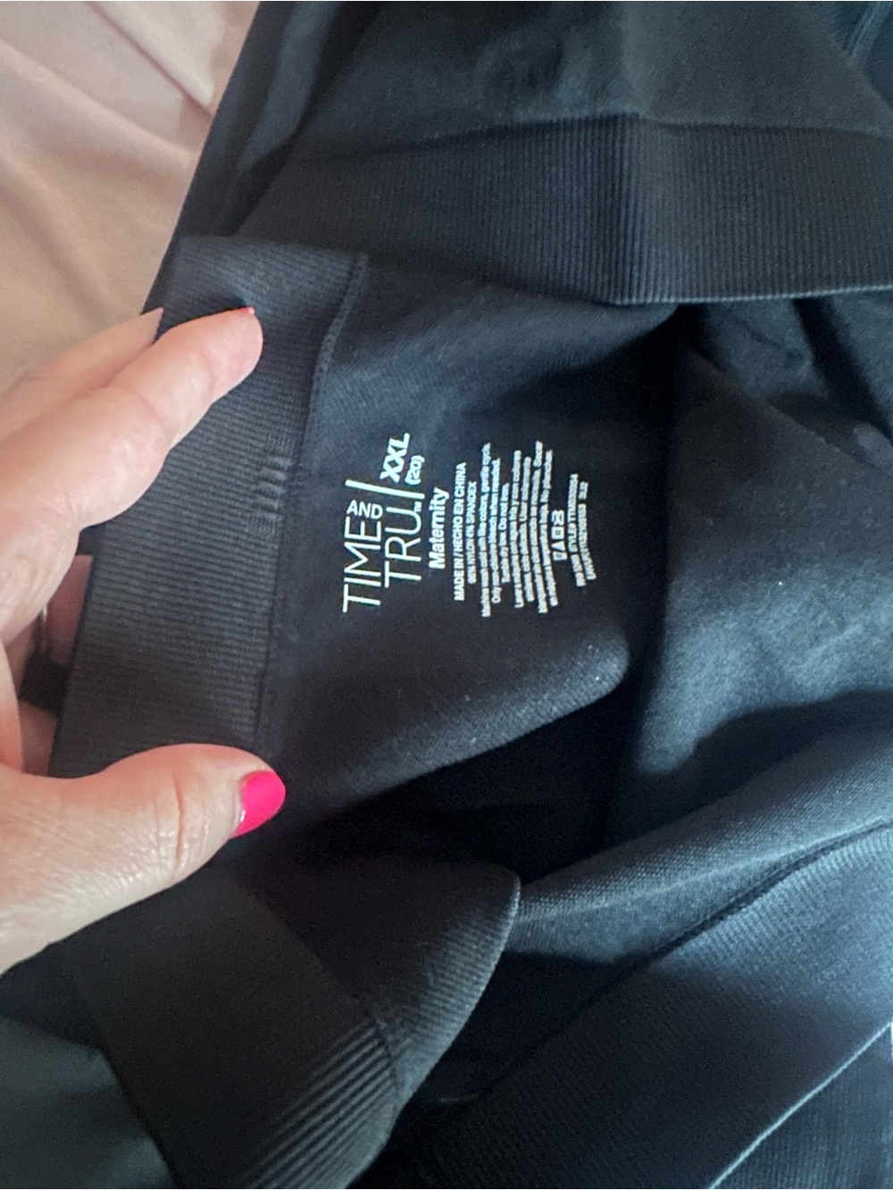 Time and Tru Black Pullover Sweatshirt